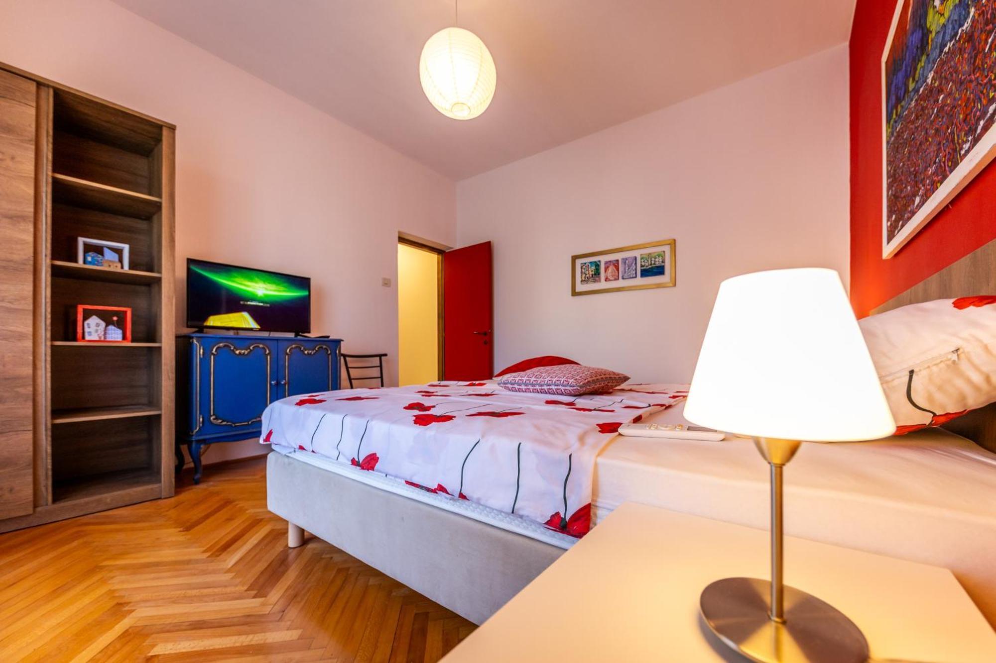 Red Apartman *