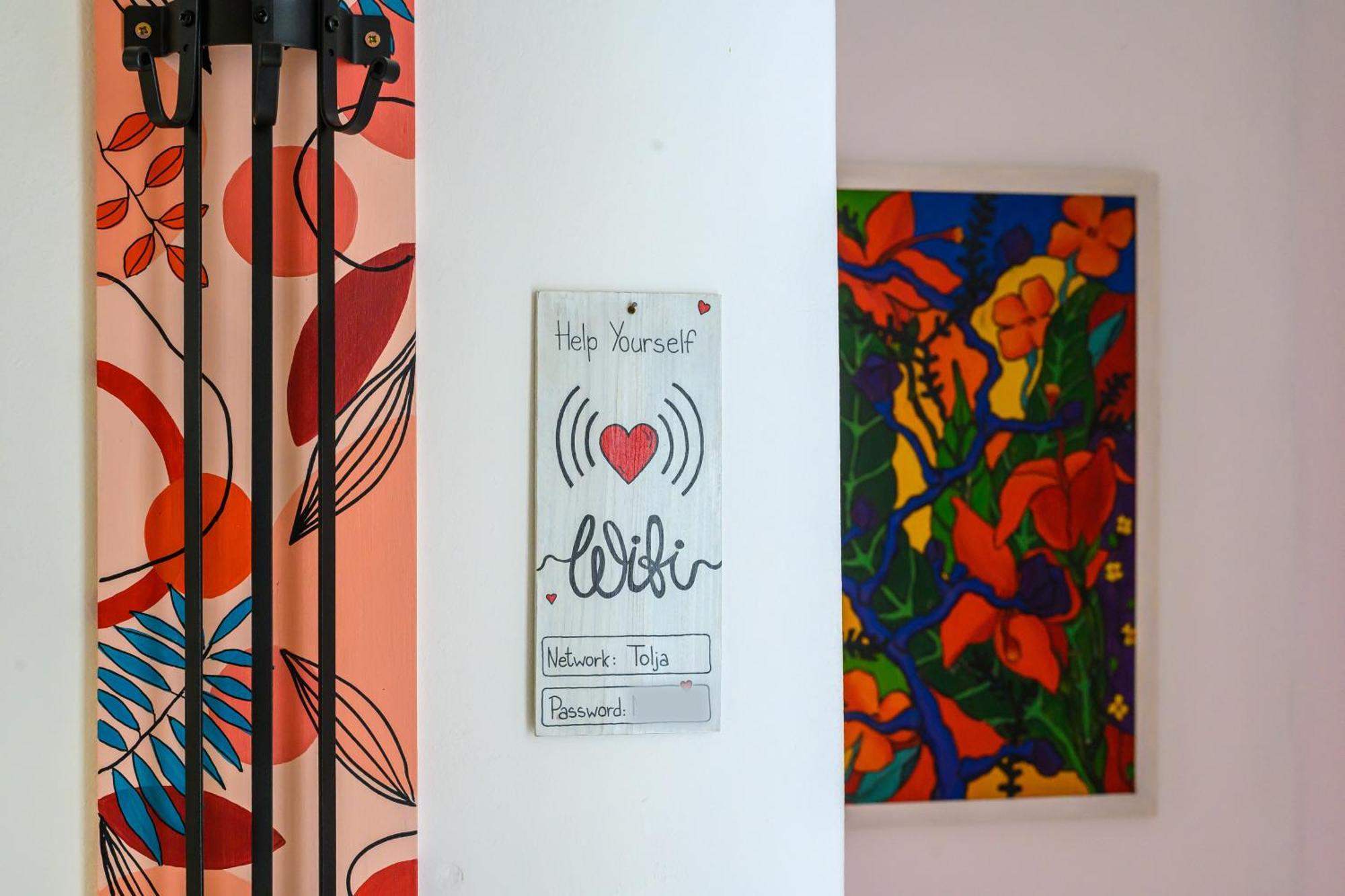 Red Apartament